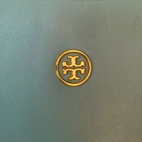 Tory Burch Robinson East West Tote - Morning Sky Blue Saffiano Leather - Large - Picture 4 of 9